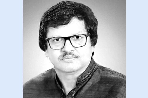 নজর এখন লন্ডনে