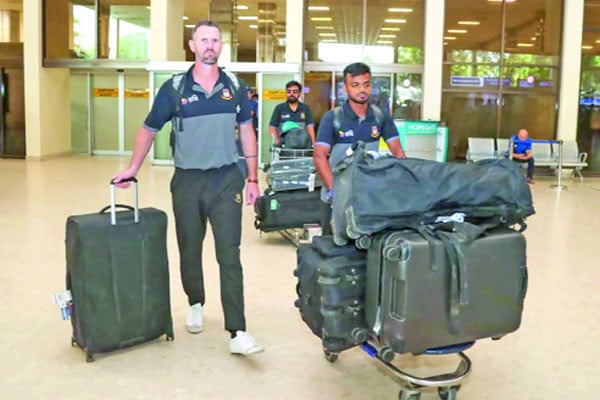 ফাইনাল নিয়ে ভাবছেন না নাজমুল