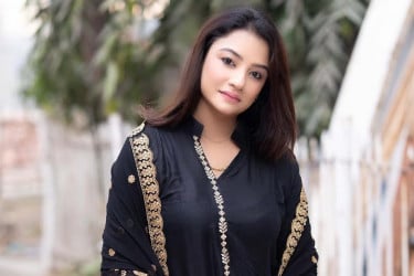 বাবার কবরের পাশে চিরনিদ্রায় শায়িত তানিন সুবহা
