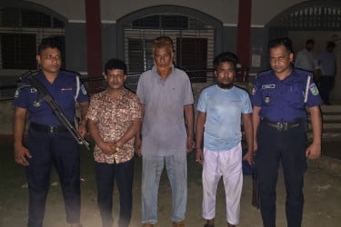 চাঁদাবাজির অভিযোগে যৌথবাহিনীর হাতে আটক বিএনপির দুই নেতার বিরুদ্ধে মামলা