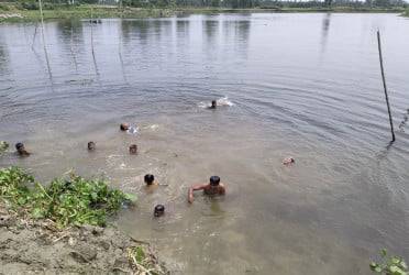 রংপুরে ঈদের ছুটিতে বাগড়া দিচ্ছে তাপদাহ