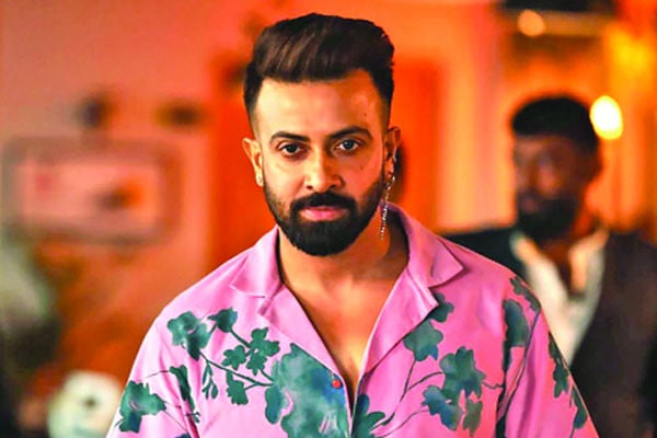 সমালোচনার মুখে টাকা ফেরত দিলেন শাকিব