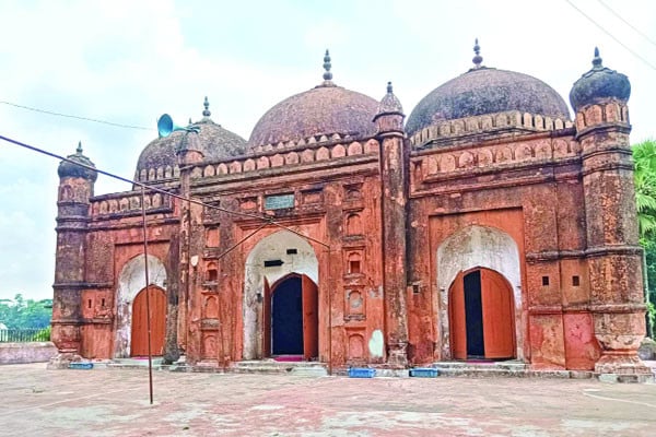 পৌনে চার শ বছর বয়সি মসজিদ