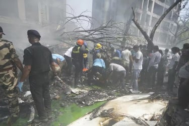 যানজটের কারণে ১০ মিনিট দেরি, ফ্লাইট মিস, বাঁচলো জীবন