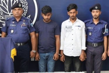 রাউজানে পিস্তলসহ গ্রেফতার ২