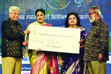 চ্যানেল আইতে মিউজিক অ্যাওয়ার্ডস আজ