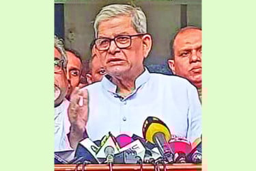 দুই নেতা জাতিকে এগিয়ে যাওয়ার স্বপ্ন দেখালেন