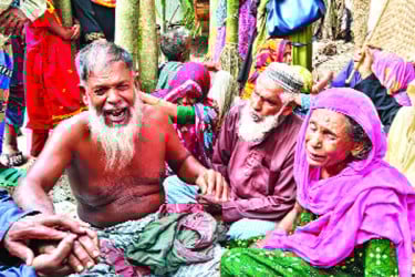 সৎ-মা ও দাদিকে গলা কেটে হত্যা