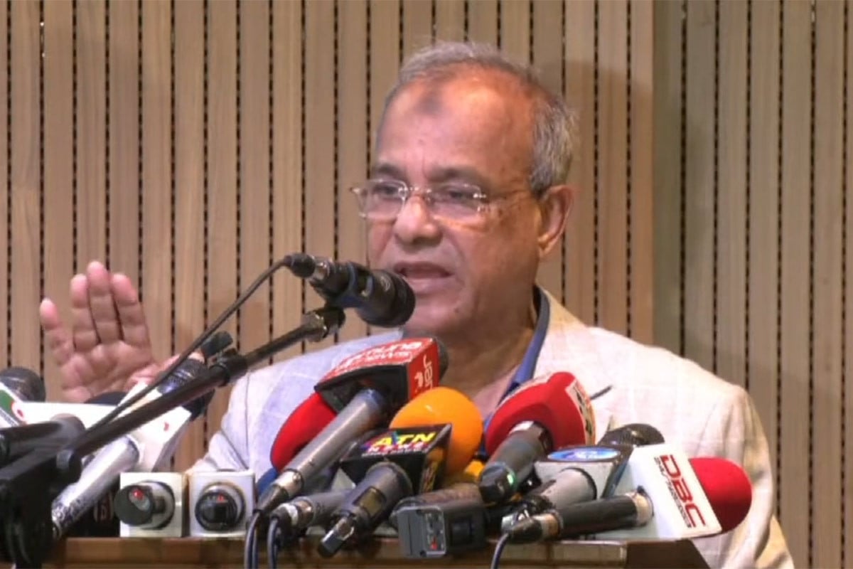 এপিবিএন পাবে ভারি অস্ত্র, পুলিশের কাছে থাকবে না মারণাস্ত্র : স্বরাষ্ট্র উপদেষ্টা