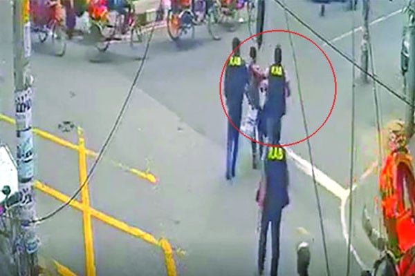 দিনদুপুরে র‌্যাবের পোশাক পরে কোটি টাকা ছিনতাই