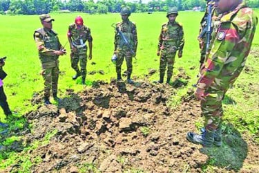 মরিচ খেতে গ্রেনেড, নিষ্ক্রিয় করল সেনাবাহিনী