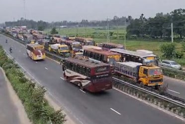 ঢাকা-টাঙ্গাইল-যমুনা সেতু মহাসড়কে ১৭ কি.মি ধীরগতির যানজট