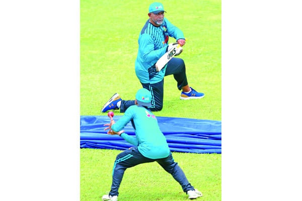 মিরাজের খেলা নিয়ে সংশয়