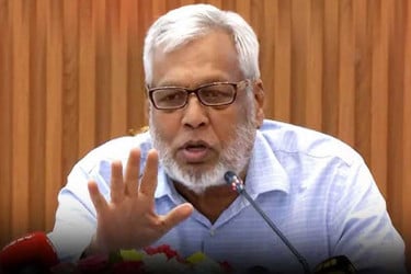 ফিটনেসবিহীন গাড়ি সড়কে চলতে দেওয়া হবে না : সড়ক উপদেষ্টা