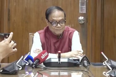 ‘যুক্তরাজ্যে জব্দ সম্পদ উদ্ধারে সরকার আইনগত সিদ্ধান্ত নেবে’