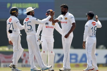 বাংলাদেশের বিপক্ষে শ্রীলঙ্কার টেস্ট দল ঘোষণা