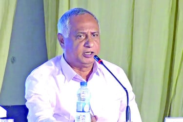 শাহিনের বক্তব্যে তোলপাড় বাফুফে