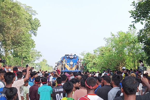 নন্দনগাছীতে দুই মিনিট থামবে ঈশ্বরদী কমিউটার ট্রেন