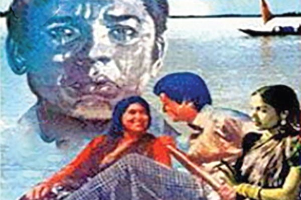সিনেমাটি নির্মাণে রিভলবার বিক্রি করেছিলেন খান আতা