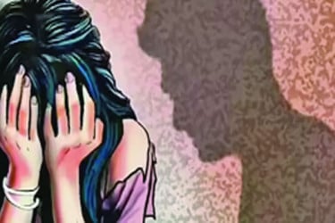 এটিএম বুথে কিশোরী ধর্ষণ, পলাতক নিরাপত্তাকর্মী
