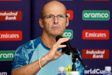 পাকিস্তানের কোচের দায়িত্ব ছাড়ার কারণ জানালেন কার্স্টেন
