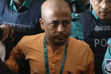 চিন্ময়কে জেলগেটে জিজ্ঞাসাবাদের নির্দেশ