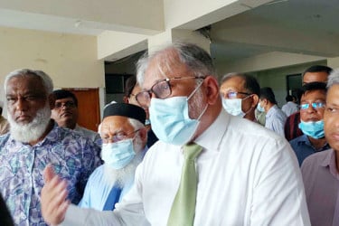 করোনা নিয়ে আতঙ্কের কিছু নেই, ডেঙ্গু মোকাবেলায় স্পেশাল টিম: ডা. সায়েদুর