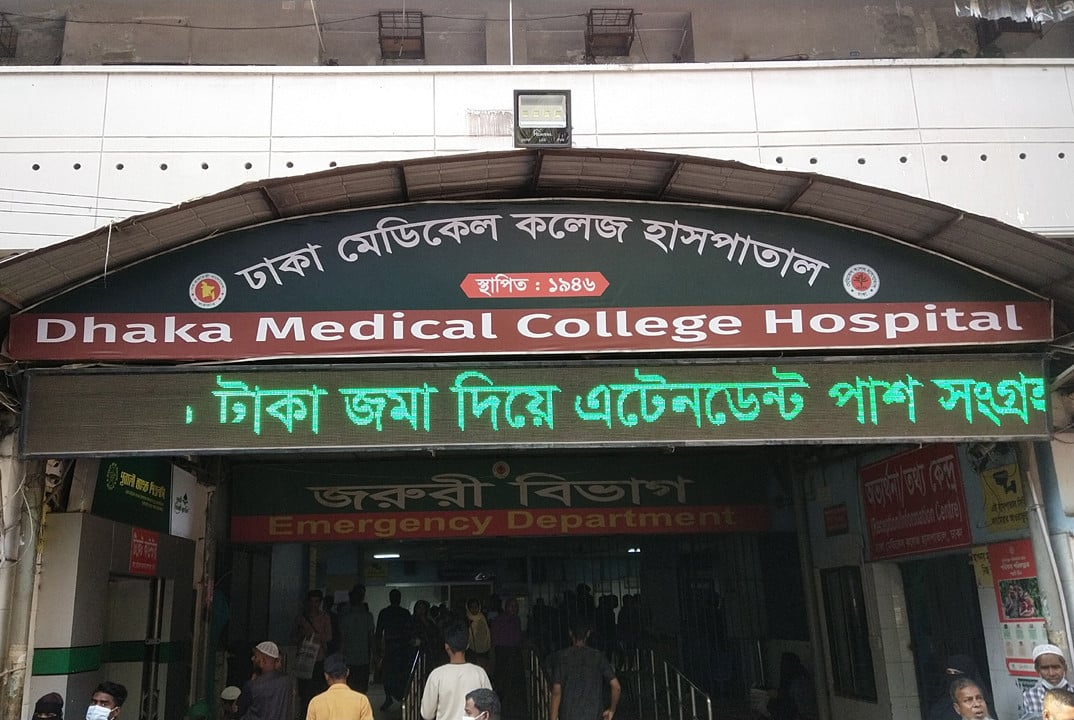 ডেমরায় ছাদ থেকে পড়ে স্কুলছাত্রীর মৃত্যু