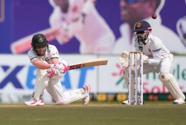 শান্তর পর মুশফিকেরও সেঞ্চুরি