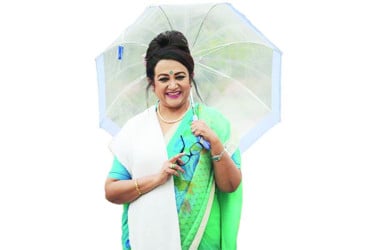 জনকল্যাণে নিবেদিত তারকারা