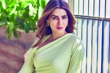 লেডি ডন কৃতি স্যানন