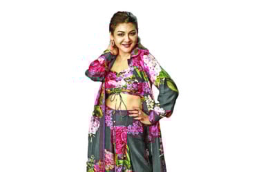 কলকাতায় শুটিংয়ে জয়া