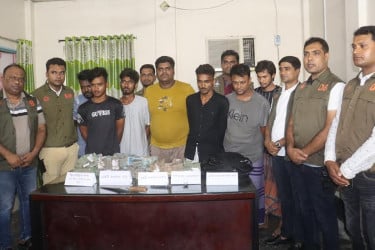 যশোরে ৩৫ লাখ টাকা ছিনতাইয়ের ঘটনায় গ্রেফতার ৭