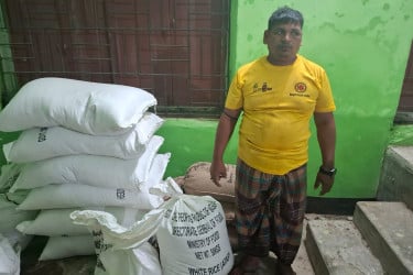 চাঁদপুরে সরকারি চাল উদ্ধার, গ্রাম পুলিশ সদস্য আটক