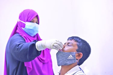 আবার থাবা বসাচ্ছে করোনা