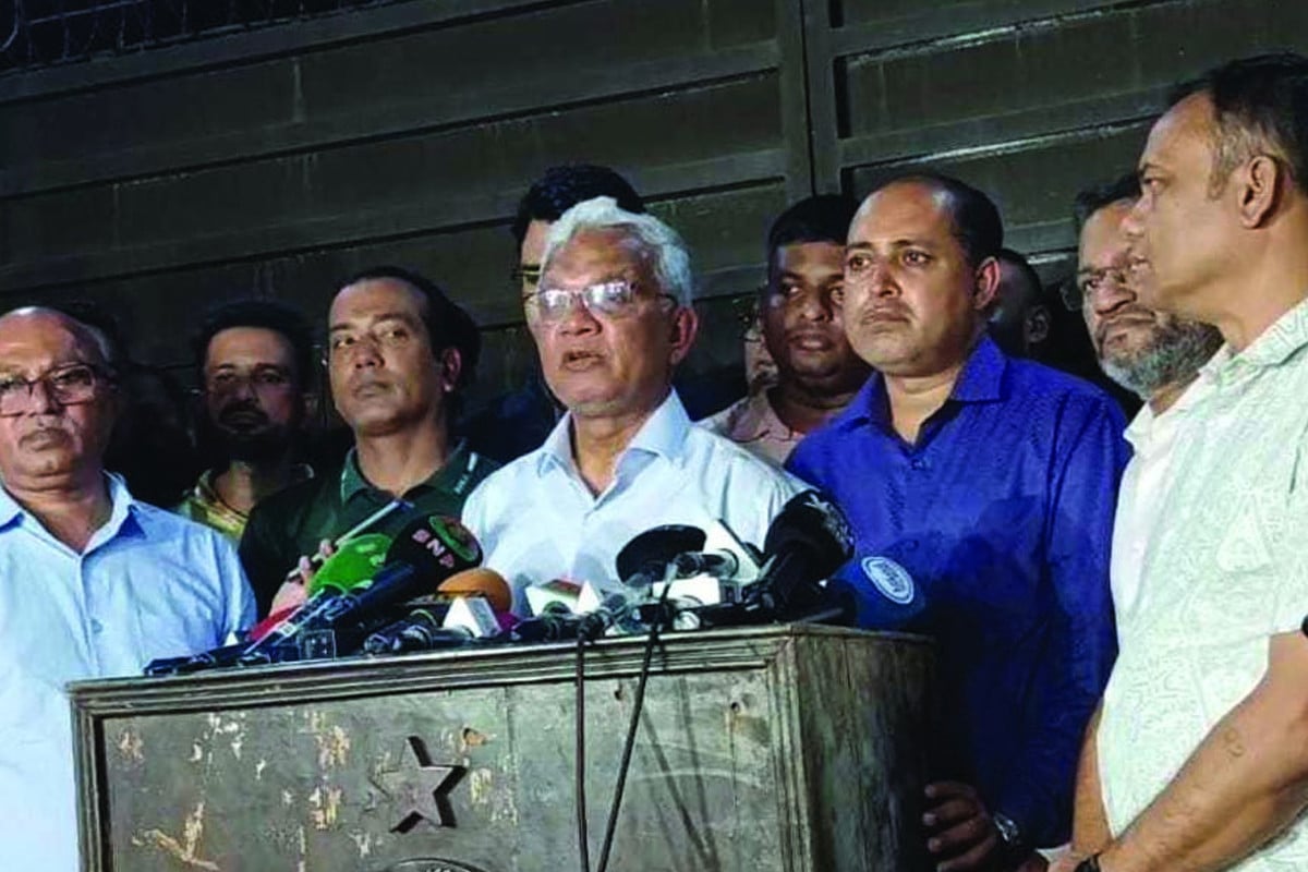 খালেদা জিয়ার চিকিৎসায় কিছুটা পরিবর্তন আনা হয়েছে : ডা. জাহিদ