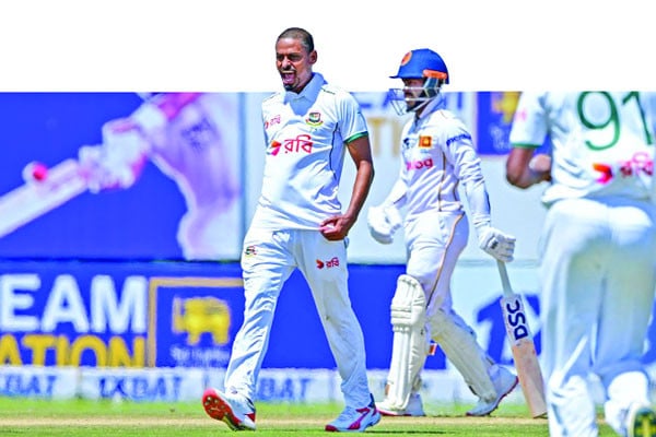 ব্যাটারদের দাপট অব্যাহত