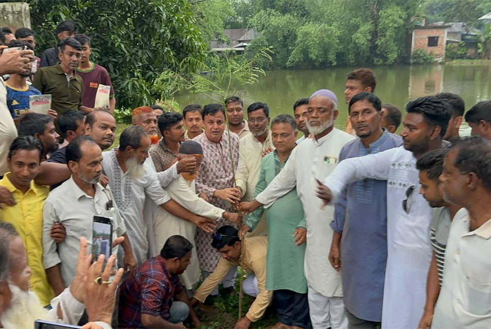 জুবাইদা রহমানের জন্মবার্ষিকী উপলক্ষে কাহালুতে বৃক্ষরোপণ
