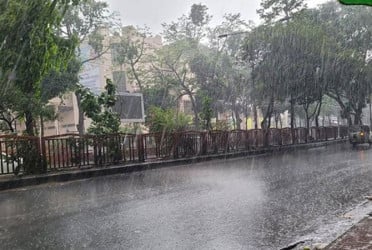 দেশের অধিকাংশ এলাকায় আজ ভারী বৃষ্টির সম্ভাবনা