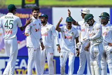 ১৮ রানে দুই লঙ্কানকে ফেরালেন নাঈম-হাসান