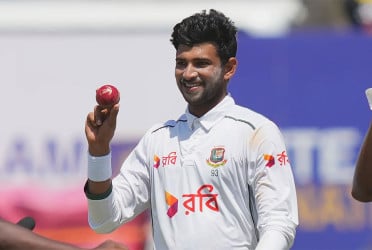 নাঈমের ৫ শিকার; লঙ্কানদের বিপক্ষে বাংলাদেশের লিড
