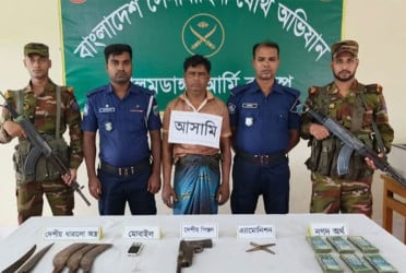 চুয়াডাঙ্গায় অস্ত্রসহ আটক ১