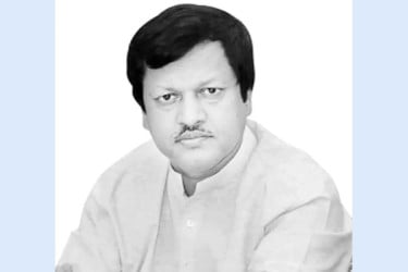 রাজনৈতিক অনিশ্চয়তা কি কেটেছে