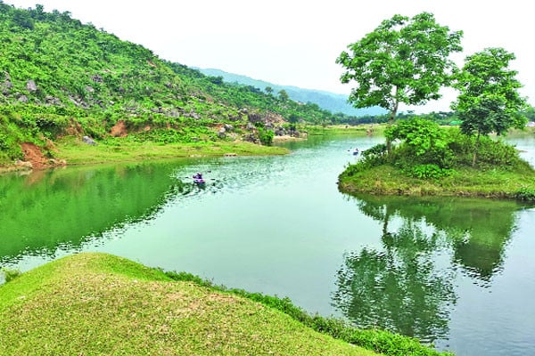 চুনাপাথর খনি থেকে পর্যটন স্পট