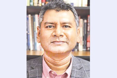 সামগ্রিকভাবে বাংলাদেশ অর্থনৈতিক হুমকিতে পড়বে