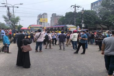 নতুন বাজার সড়ক অবরোধ