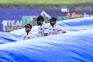 বৃষ্টি নামার আগে বড় লিড বাংলাদেশের