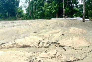 মৌলভীবাজারে অবৈধ বালু উত্তোলনে তিনজনকে কারাদণ্ড