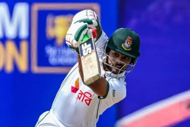 ইনিংস ঘোষণা বাংলাদেশের, শ্রীলঙ্কার লক্ষ্য ২৯৬