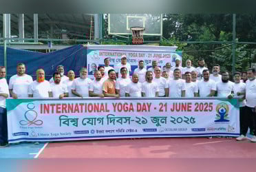 বিশ্ব যোগ দিবস উপলক্ষে উত্তরায় ইয়োগা সেশন